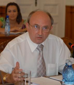 Fostul ministru al Sănătăţii Ritli Ladislau rămâne profesor la Universitatea din Oradea, în ciuda pensionării 